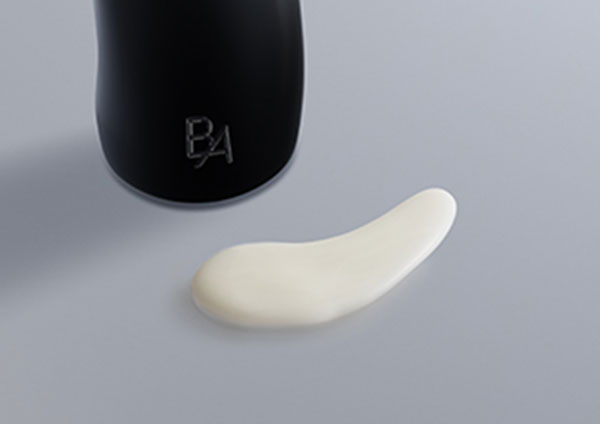 Features Penetrating Firming Veil Uses the 3D Glow & Lift Formulation to achieve firmness in all areas of the skin.